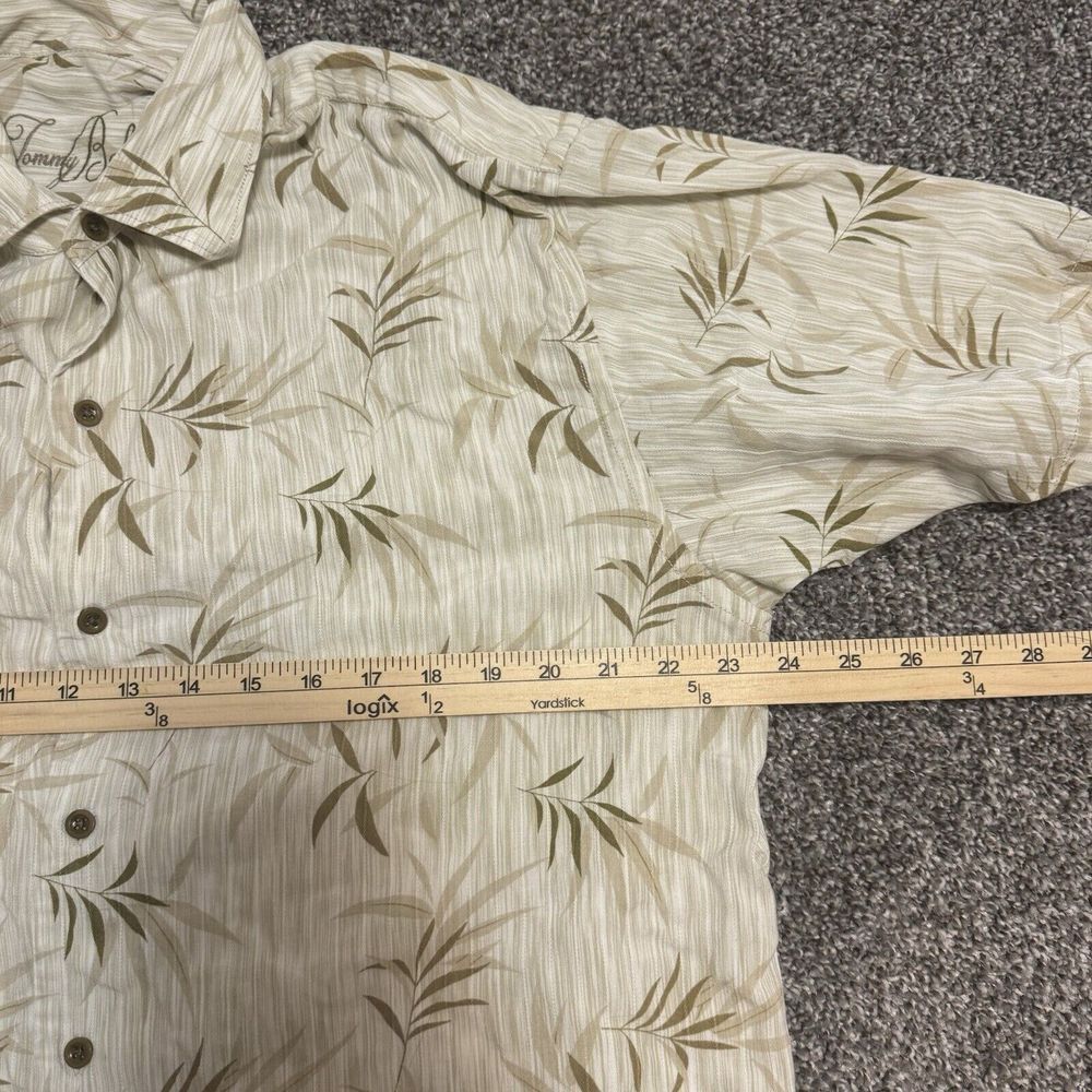 Tommy Bahama Men's L Tencell Beige Floral Short Sleeve Hawaiian Buttons Shirt - Picture 4 of 5